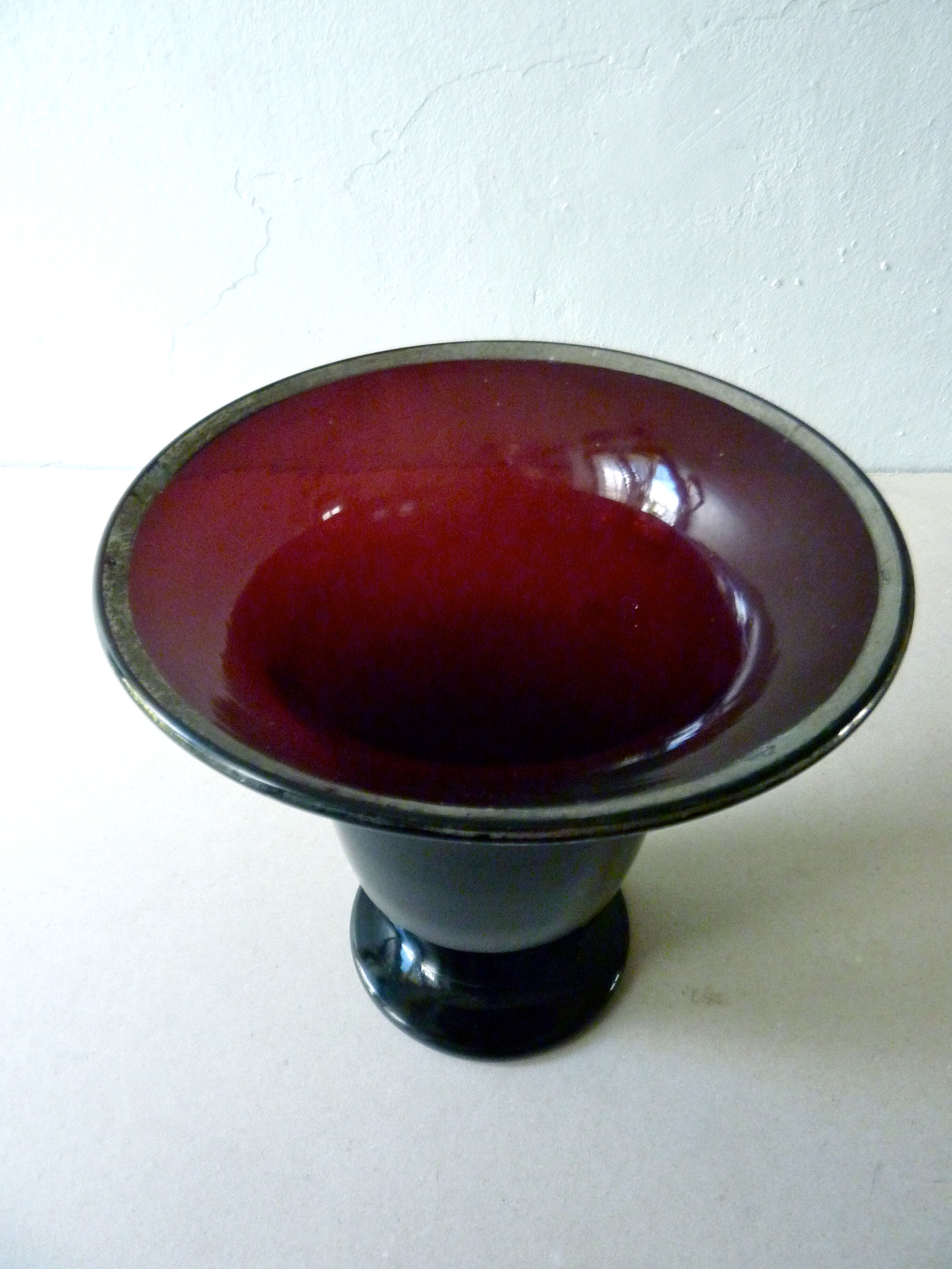 Cornet in purple and silver glass  vase