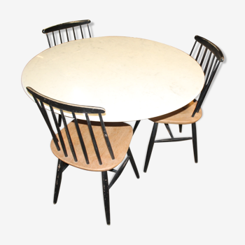 Marble round table and chairs