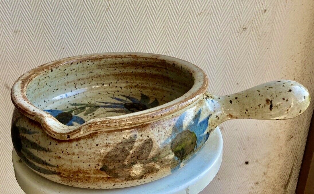 Ceramic pan XXth signature to be identified