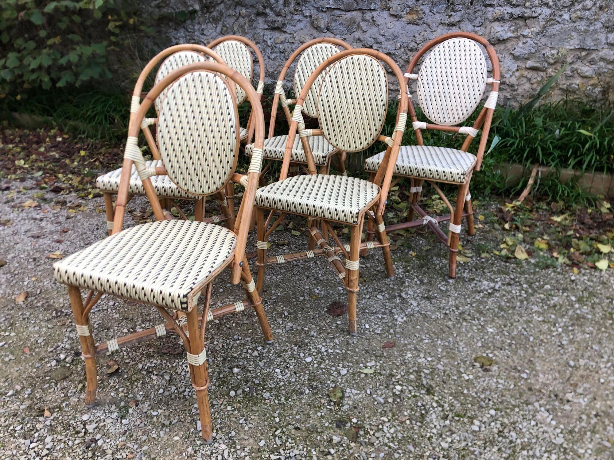 Ensemble de 6 chaises de terrasse " bistrot" en rotin naturel.