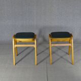 2 tabourets mid-century à pieds compas, vers 1950 skaï vert et  hêtre  blond