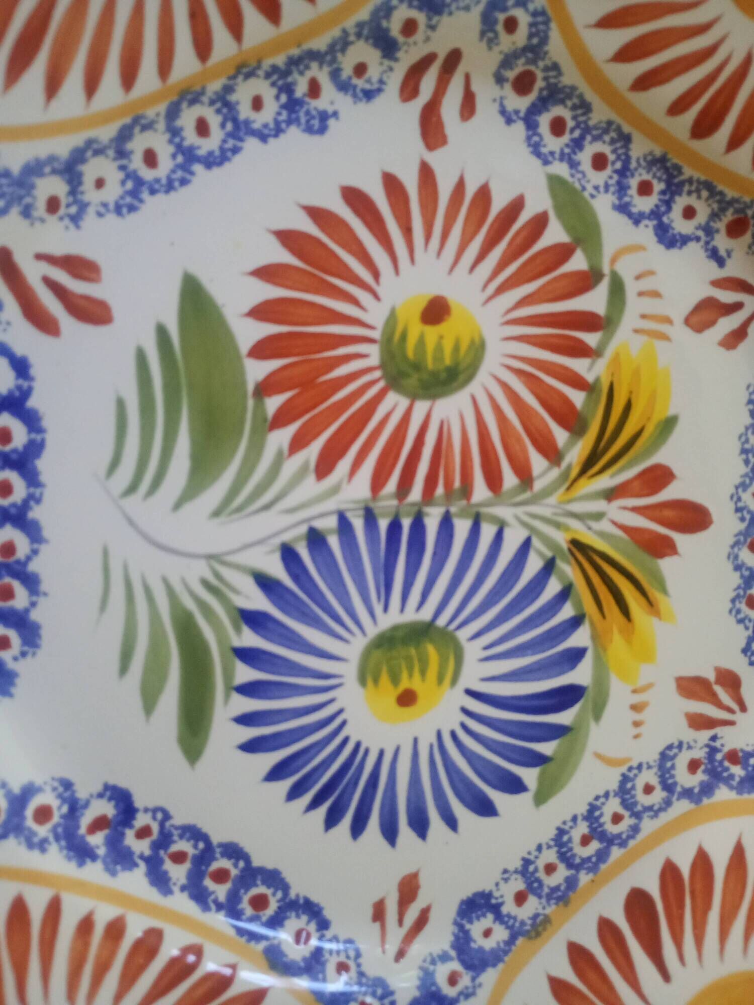 Henriot quimper france - wall plate with flowers - hand-decorated faience