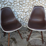Pair of Ray and Charles Eames chairs on Dowel Bases, Herman Miller USA