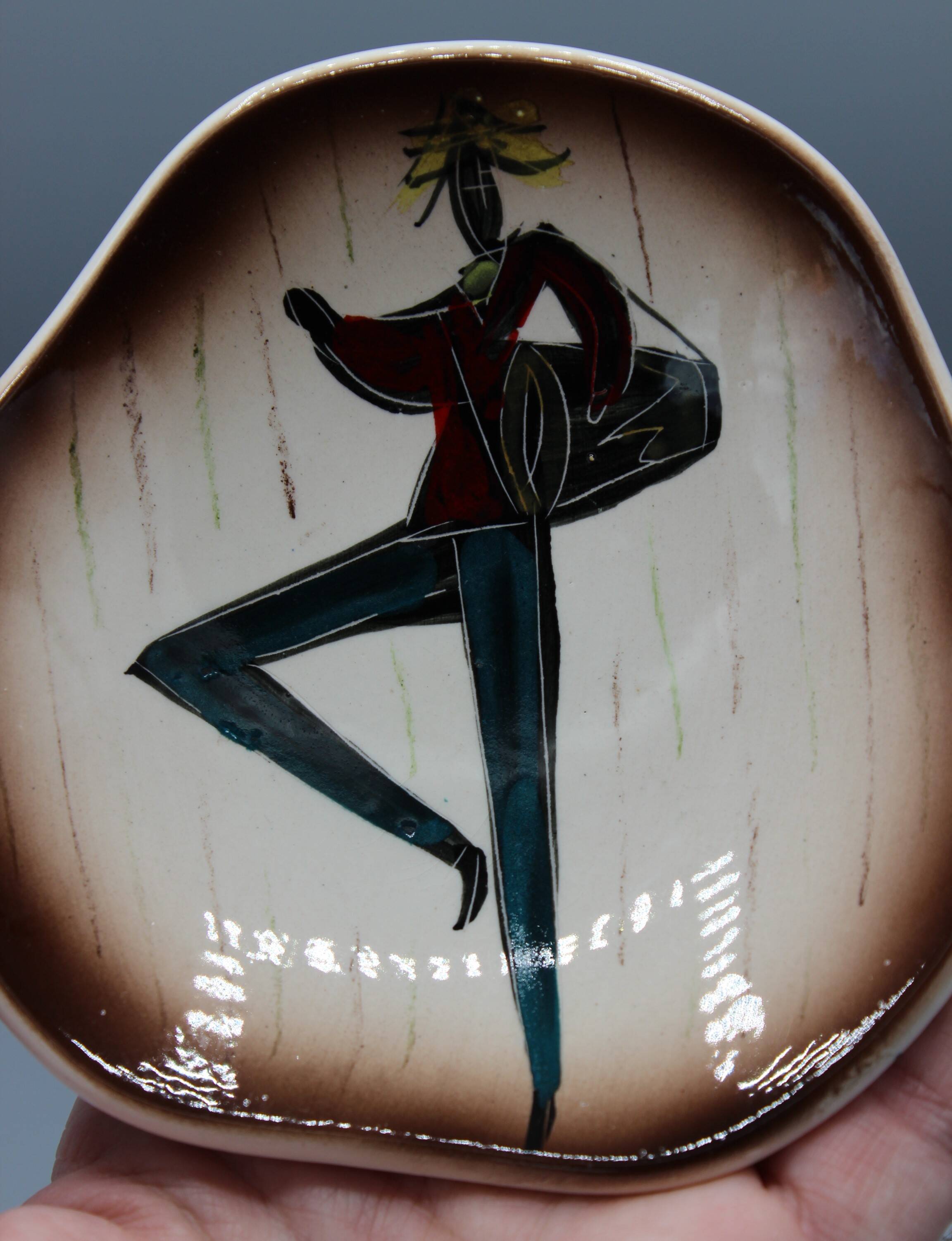 Vintage ceramic bowl from the 50s and 60s drum player