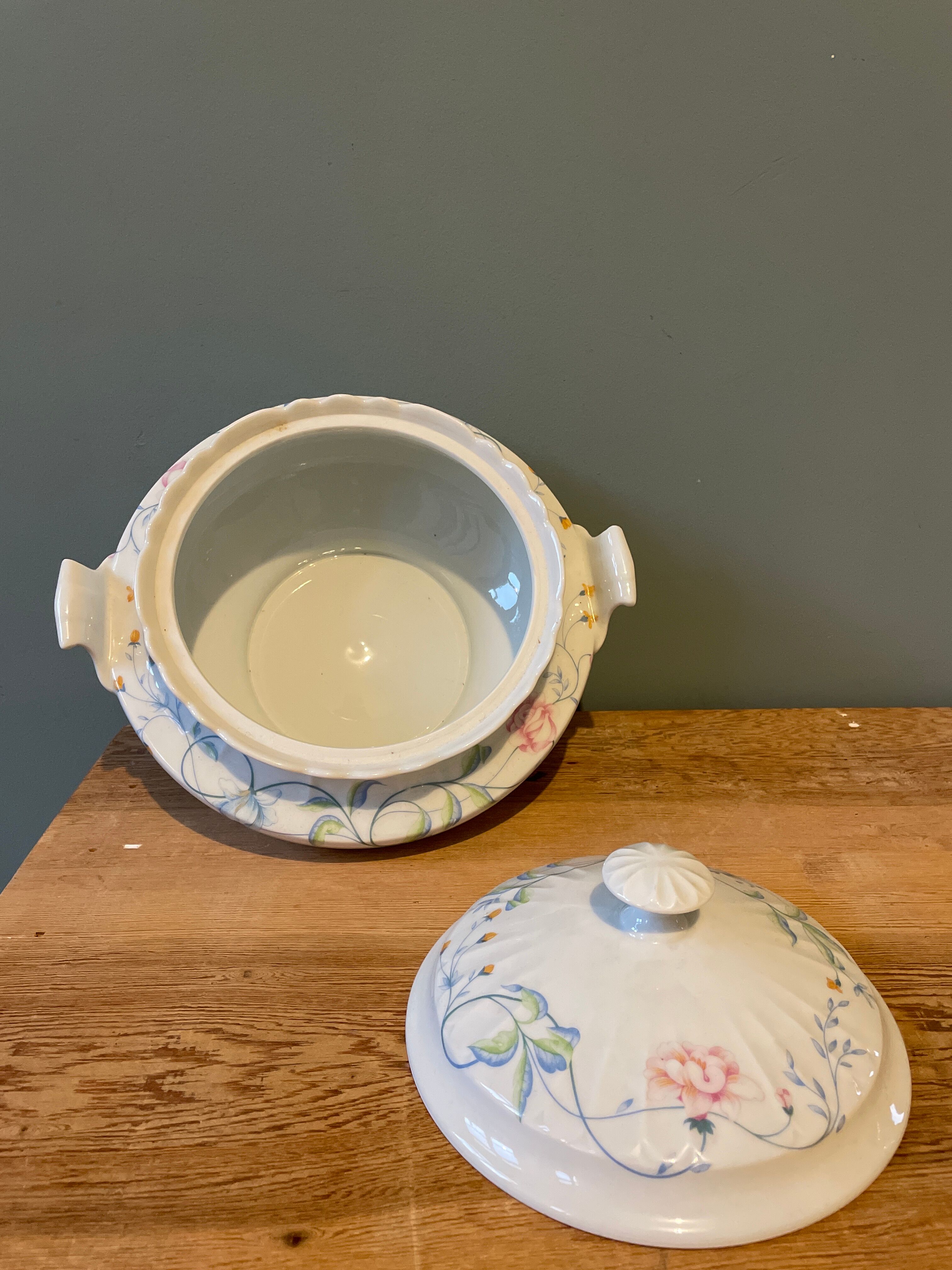 Soupière en porcelaine fine « Laurent », fabrication Italienne