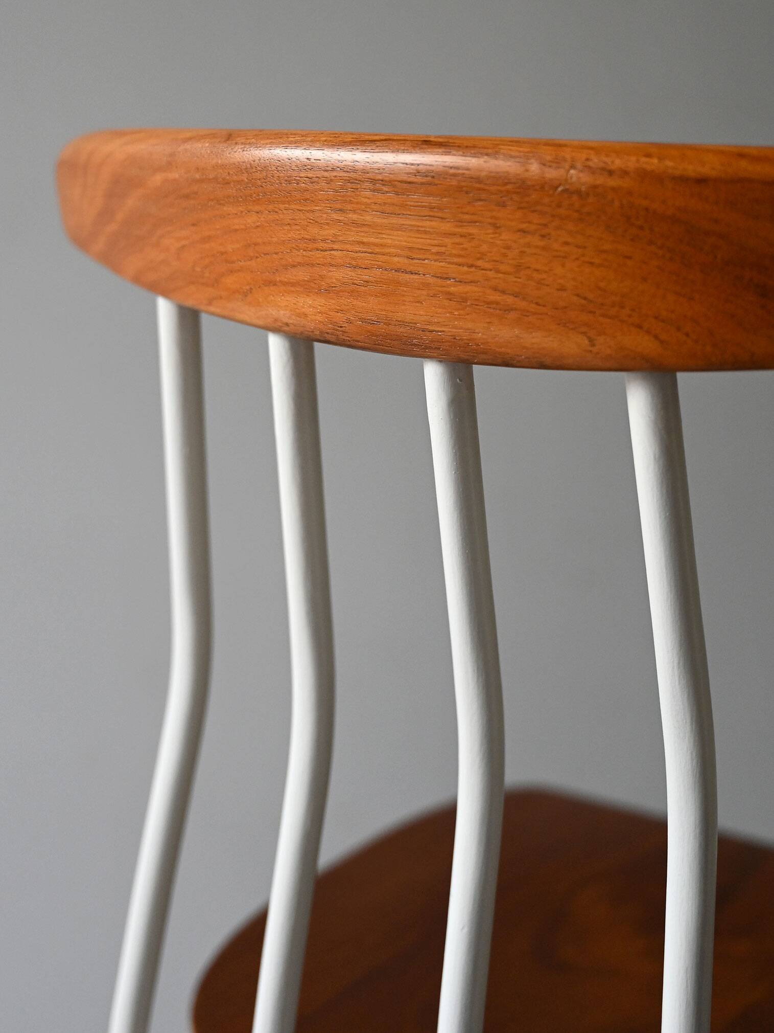 Paire de chaises en bois nordiques