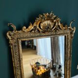 Miroir doré en bois