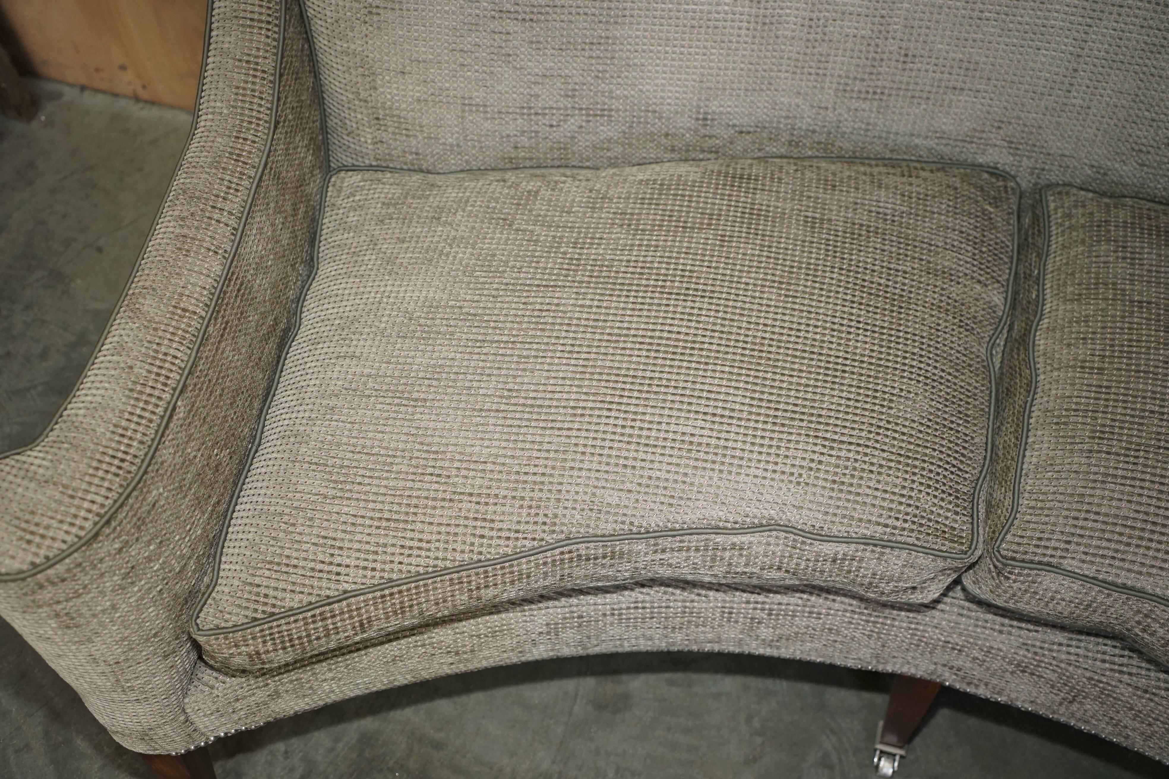 William Yeowood Curved 2-Seater Sofa in Velvet and Linen