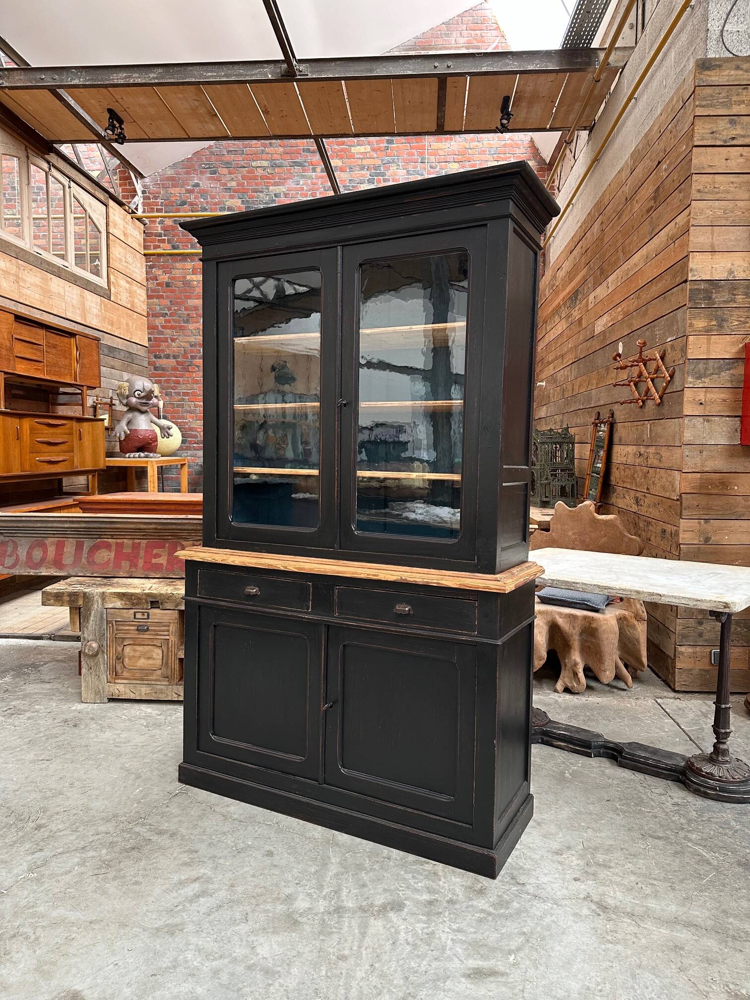 Early 20th century dresser