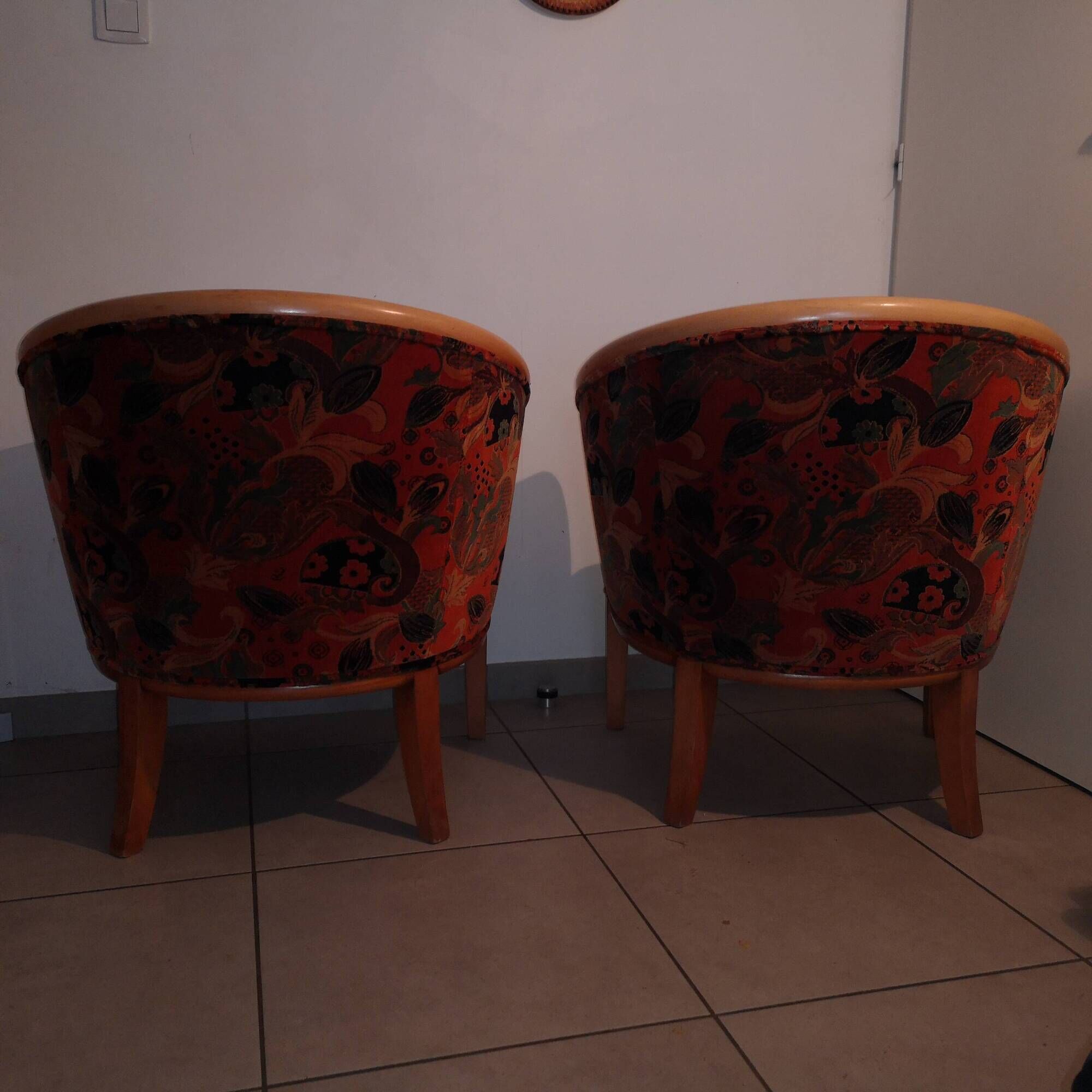Pair of Neo-Art Deco gondola armchairs in vintage solid wood from the 1980s.