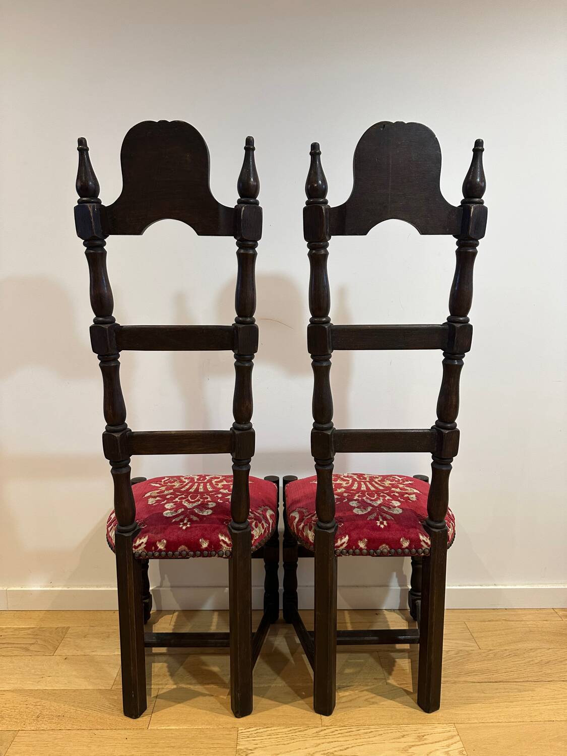 Pair of lounge chairs