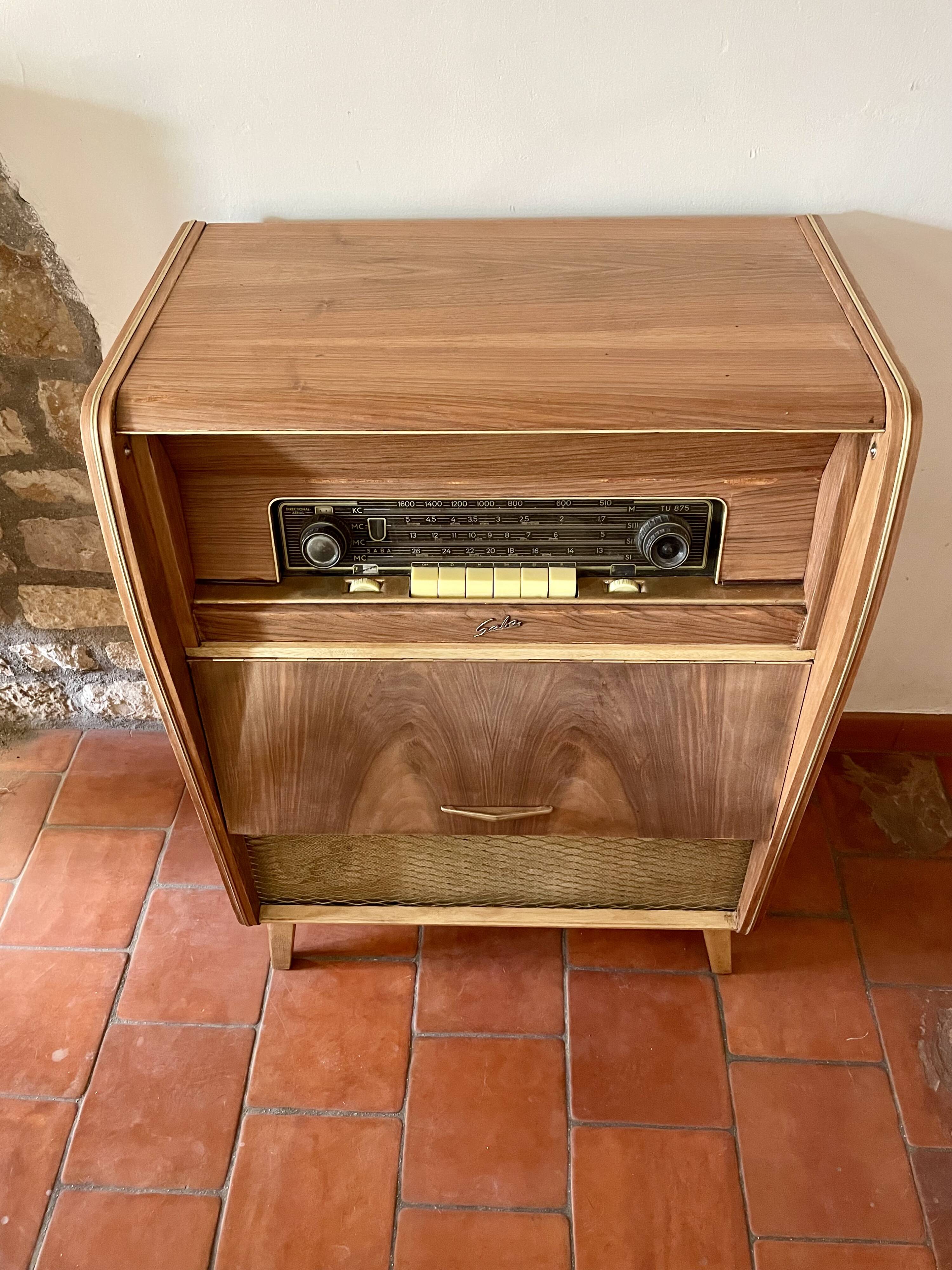Vinyl player radio unit