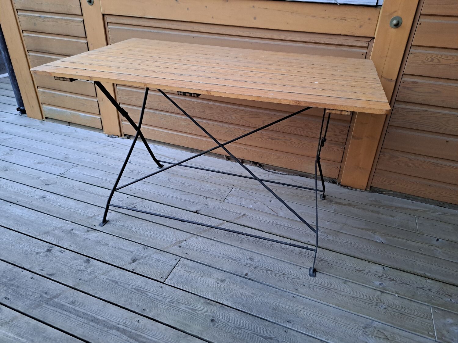 Table pliante de jardin