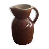 Berry sandstone pitcher