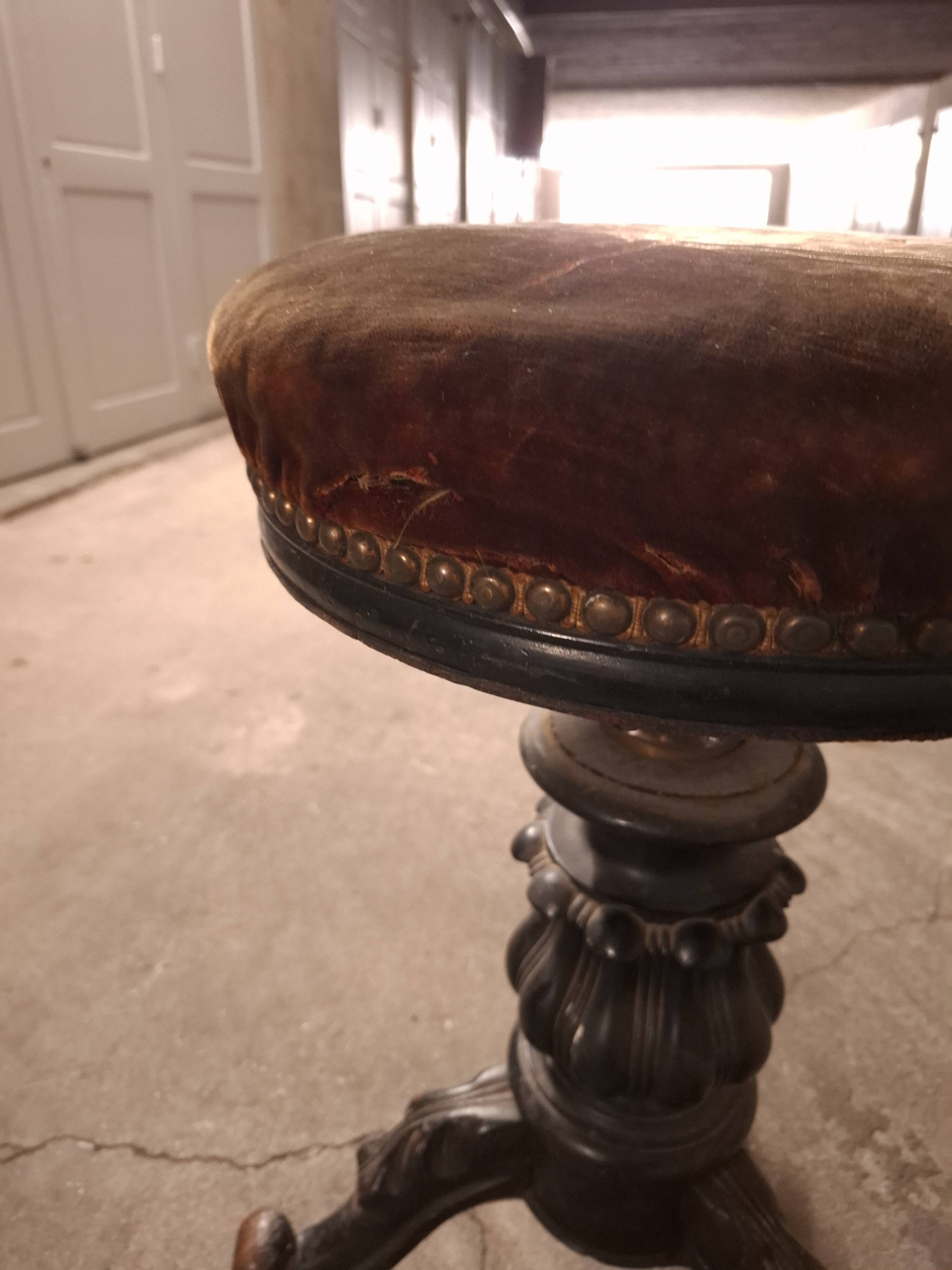 NAPOLEON III PIANO STOOL