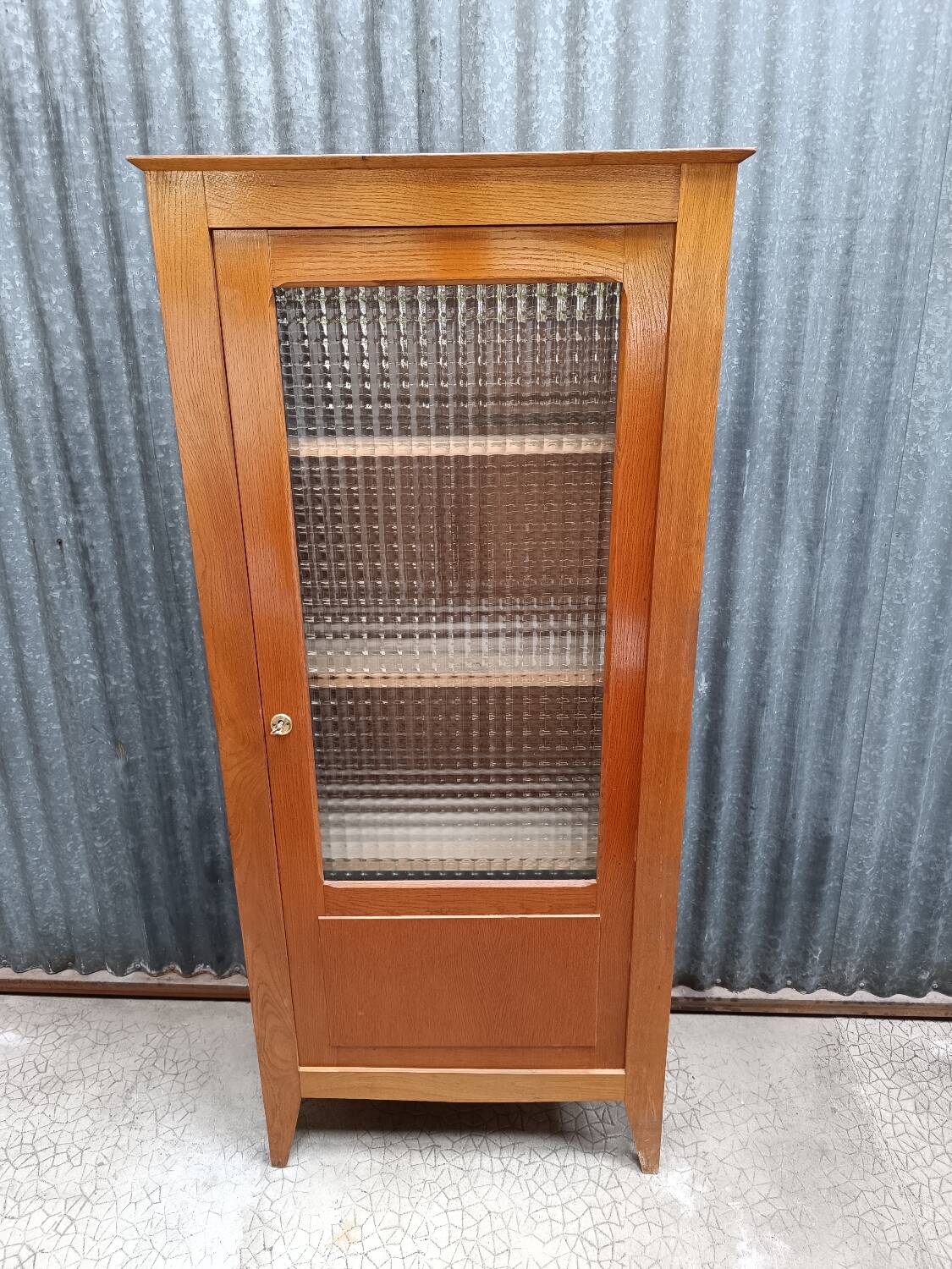 Parisian display cabinet - Glass-fronted Parisian wardrobe