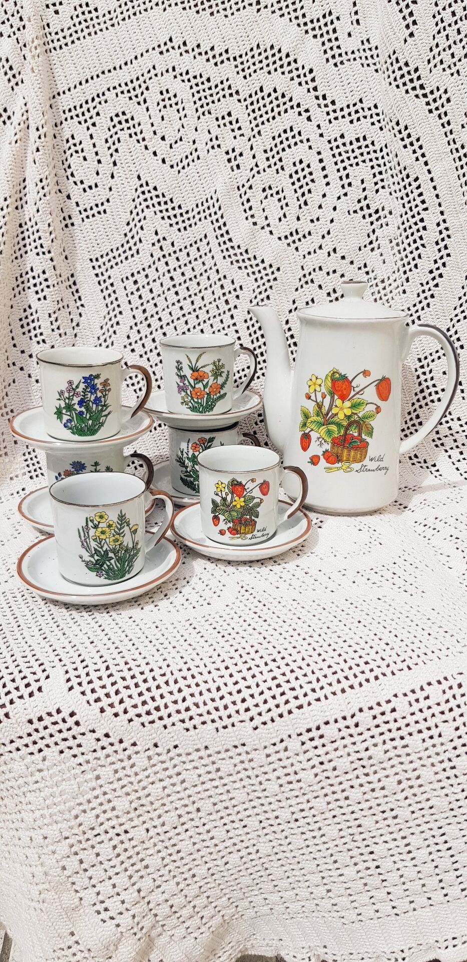 Tea service with botanical patterns