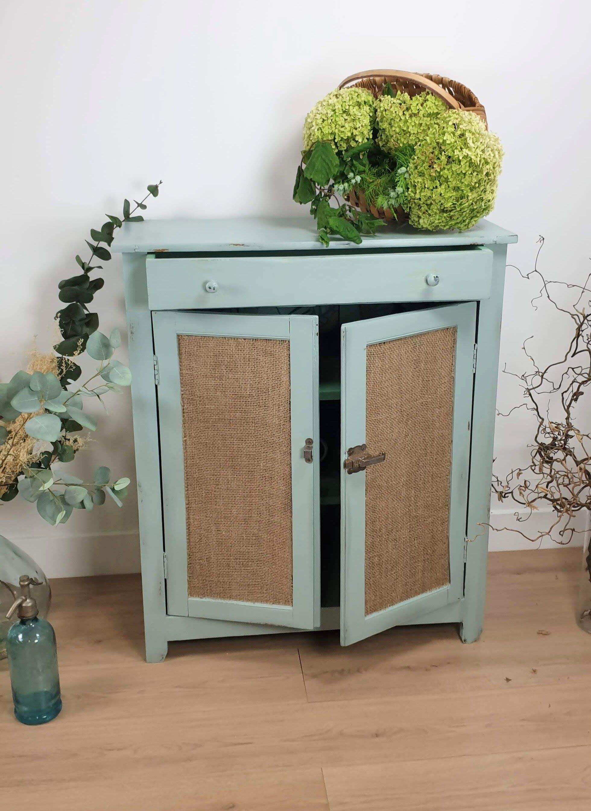 Blue parisian buffet