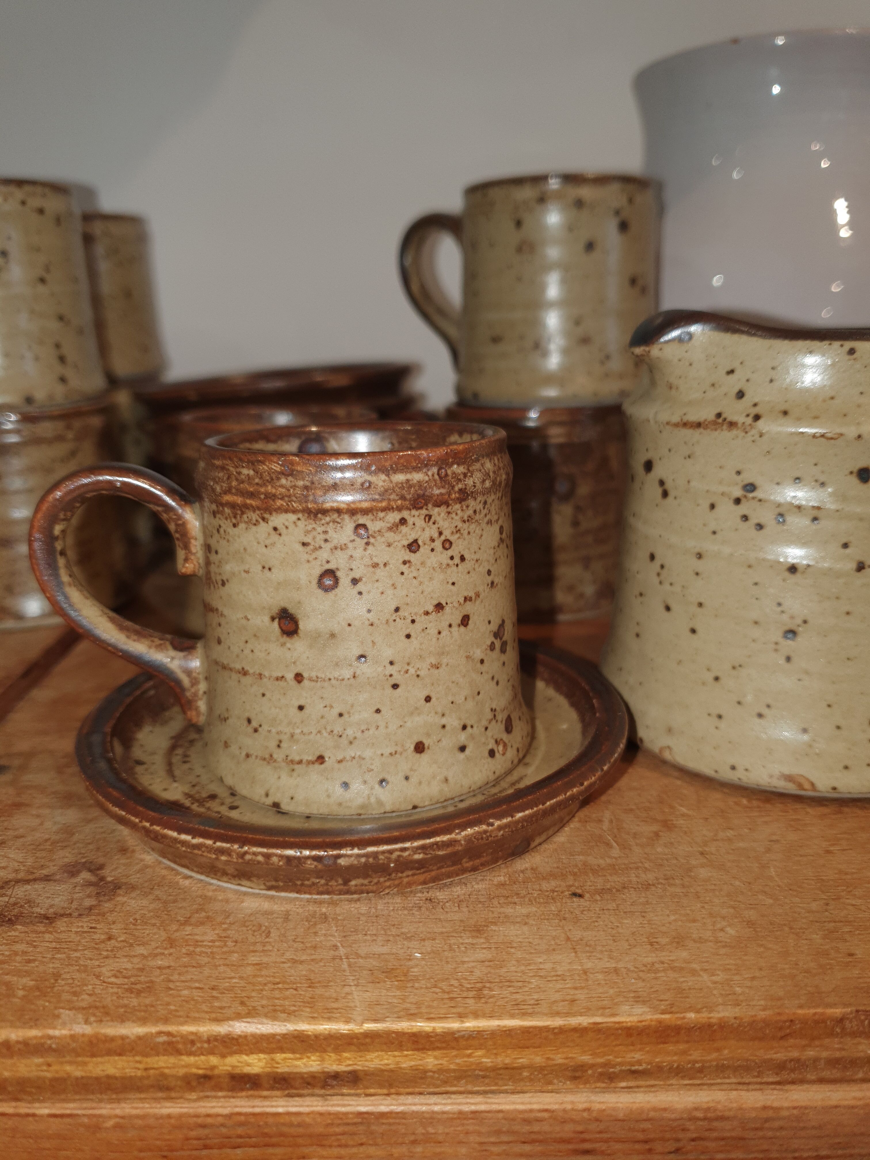 Speckled sandstone espresso service