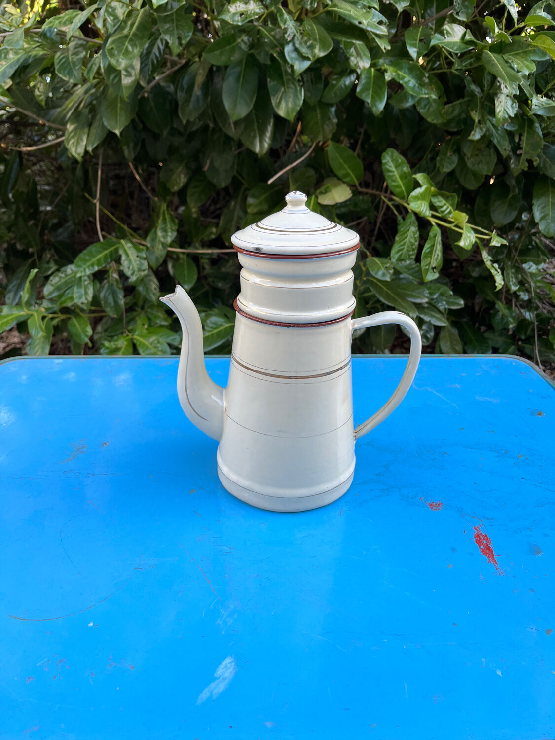Enamelled coffee maker