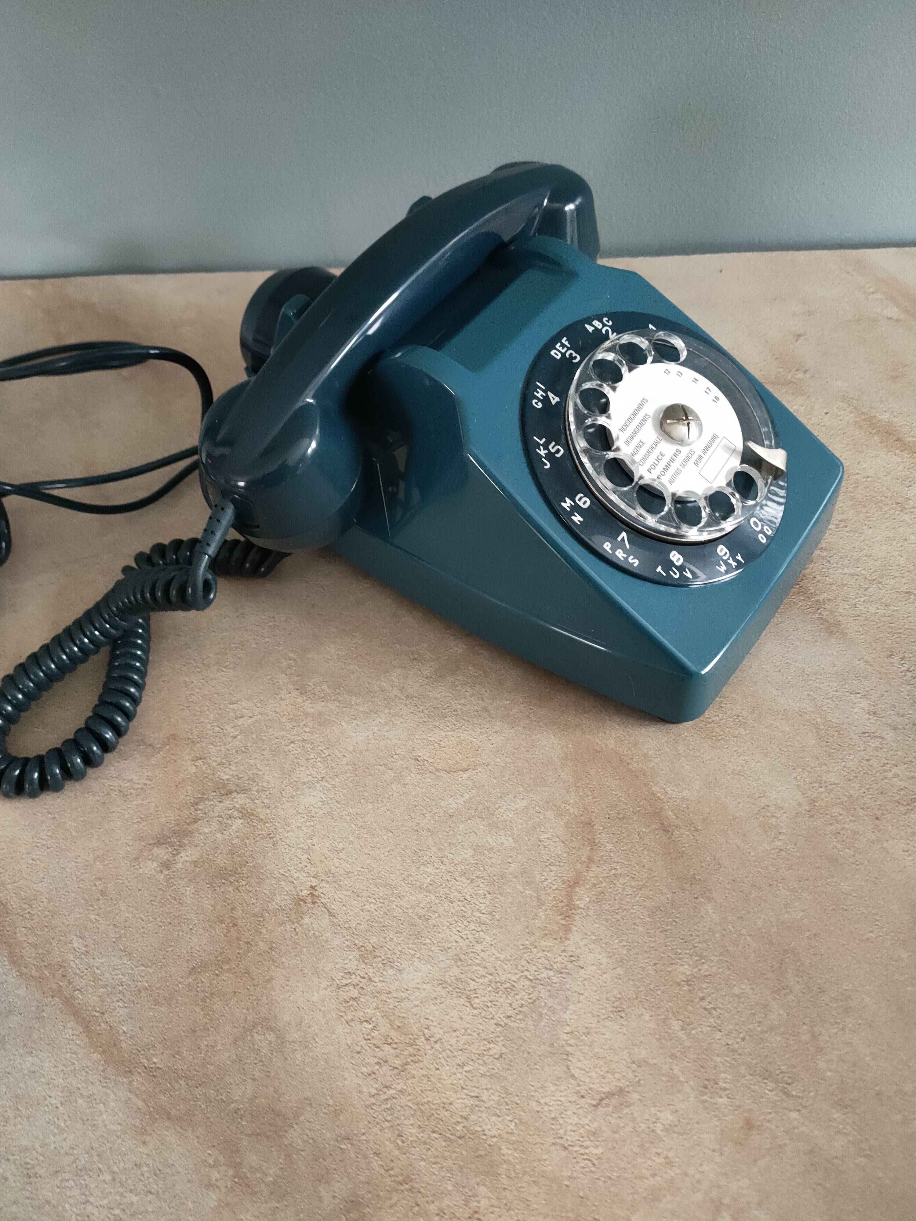 vintage blue telephone socotel