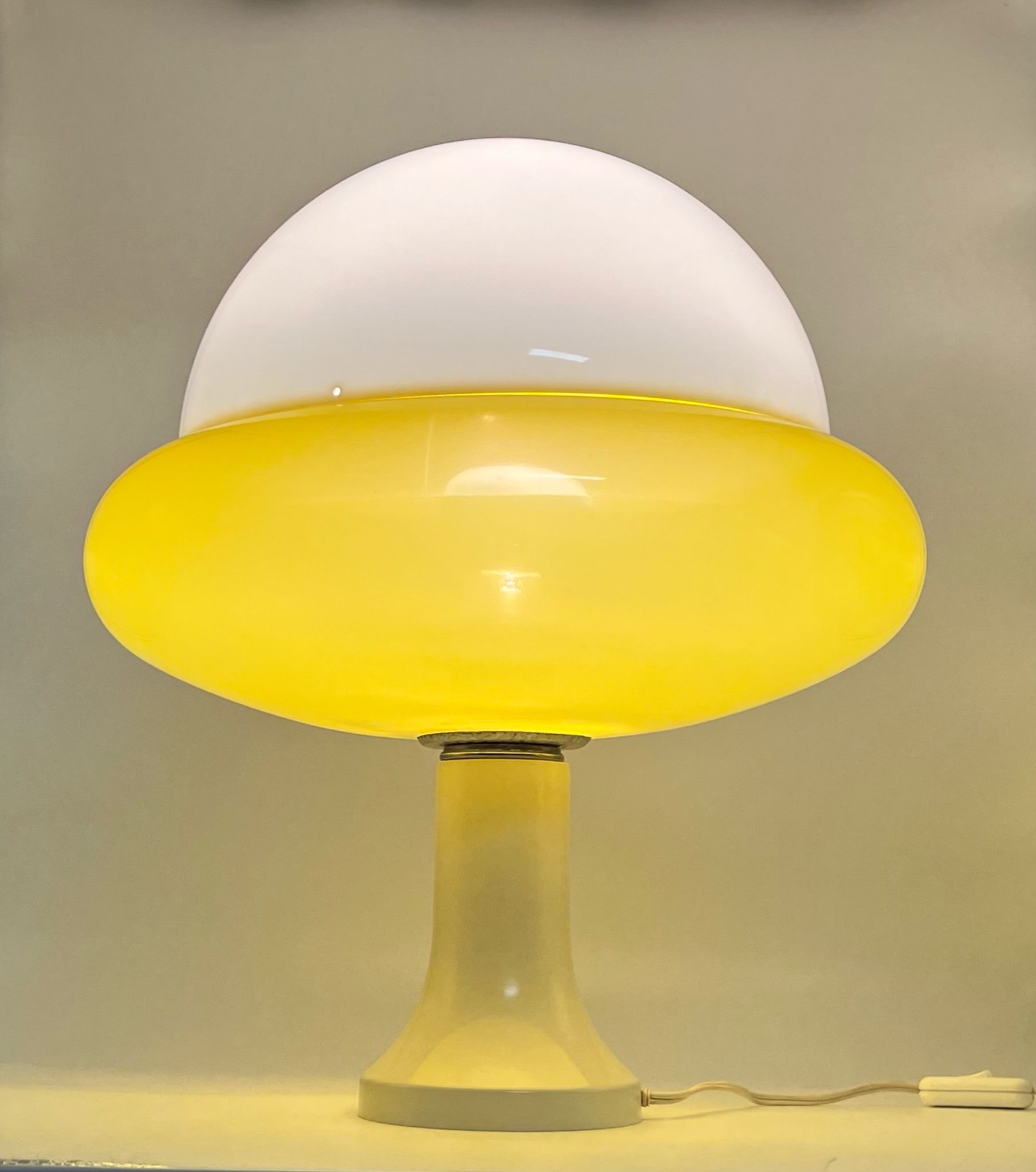 Space age mushroom lamp, Italy, 1970