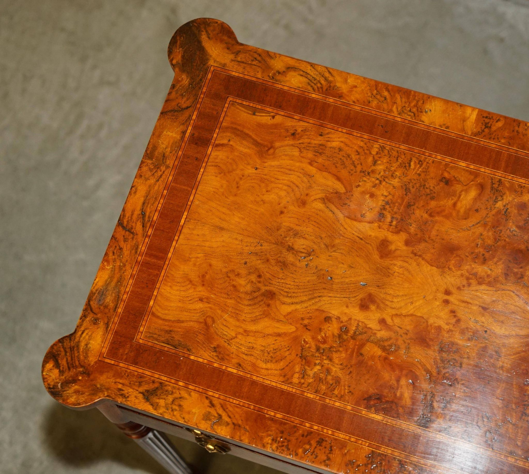 Console en Orme Burr & Bois Satiné restaurée, vers 1920