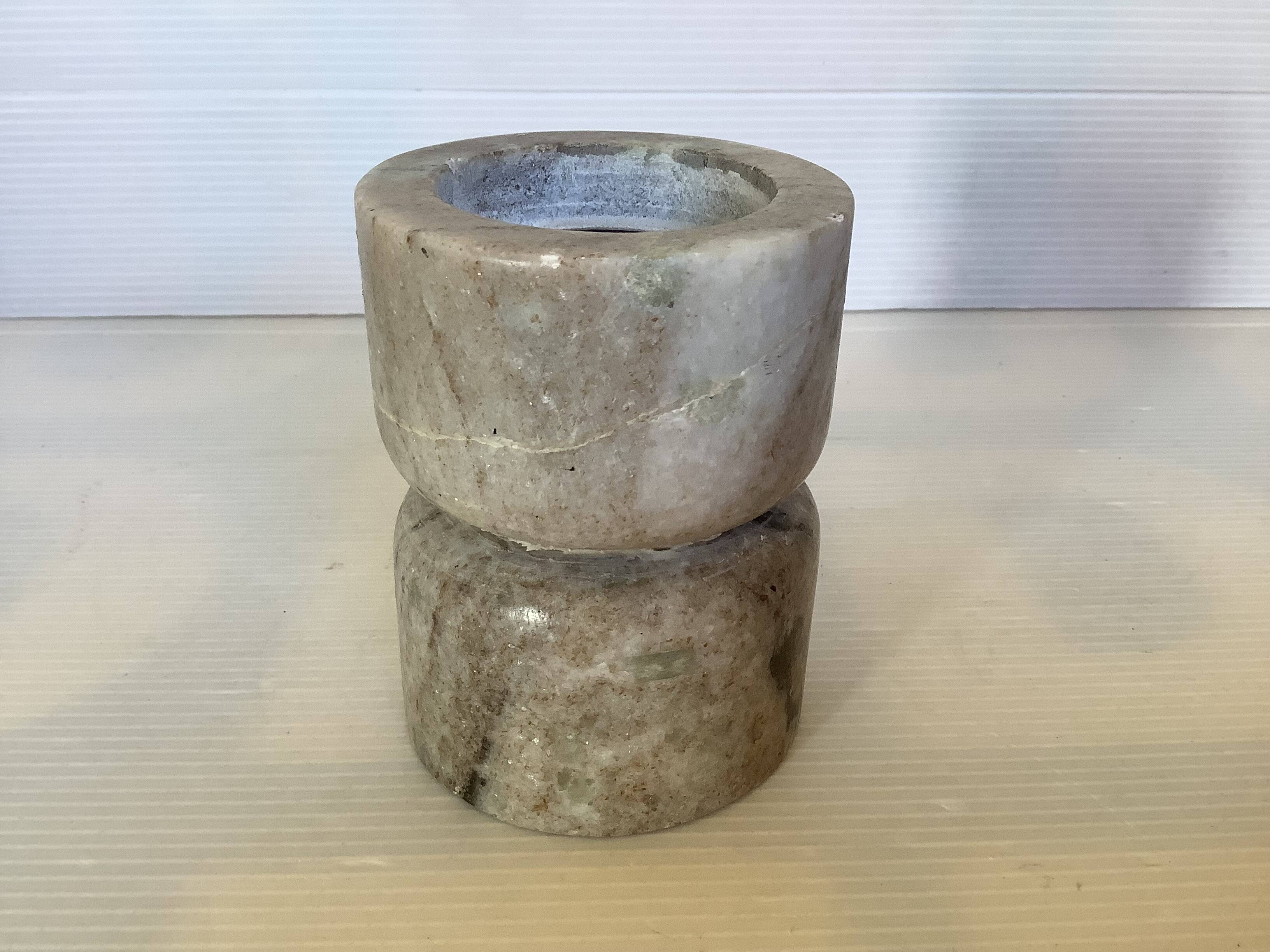 Diabolo marble candlestick