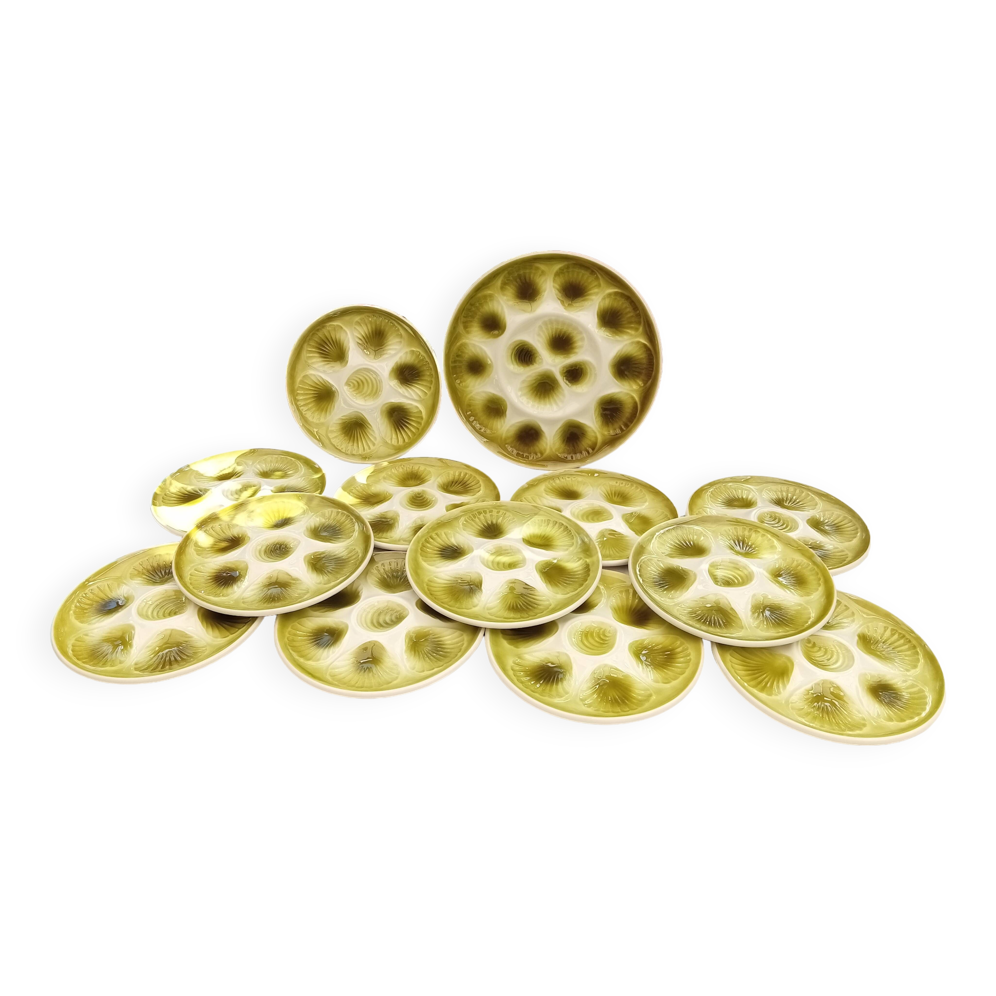 12 oyster plates and Moulin des loups dish