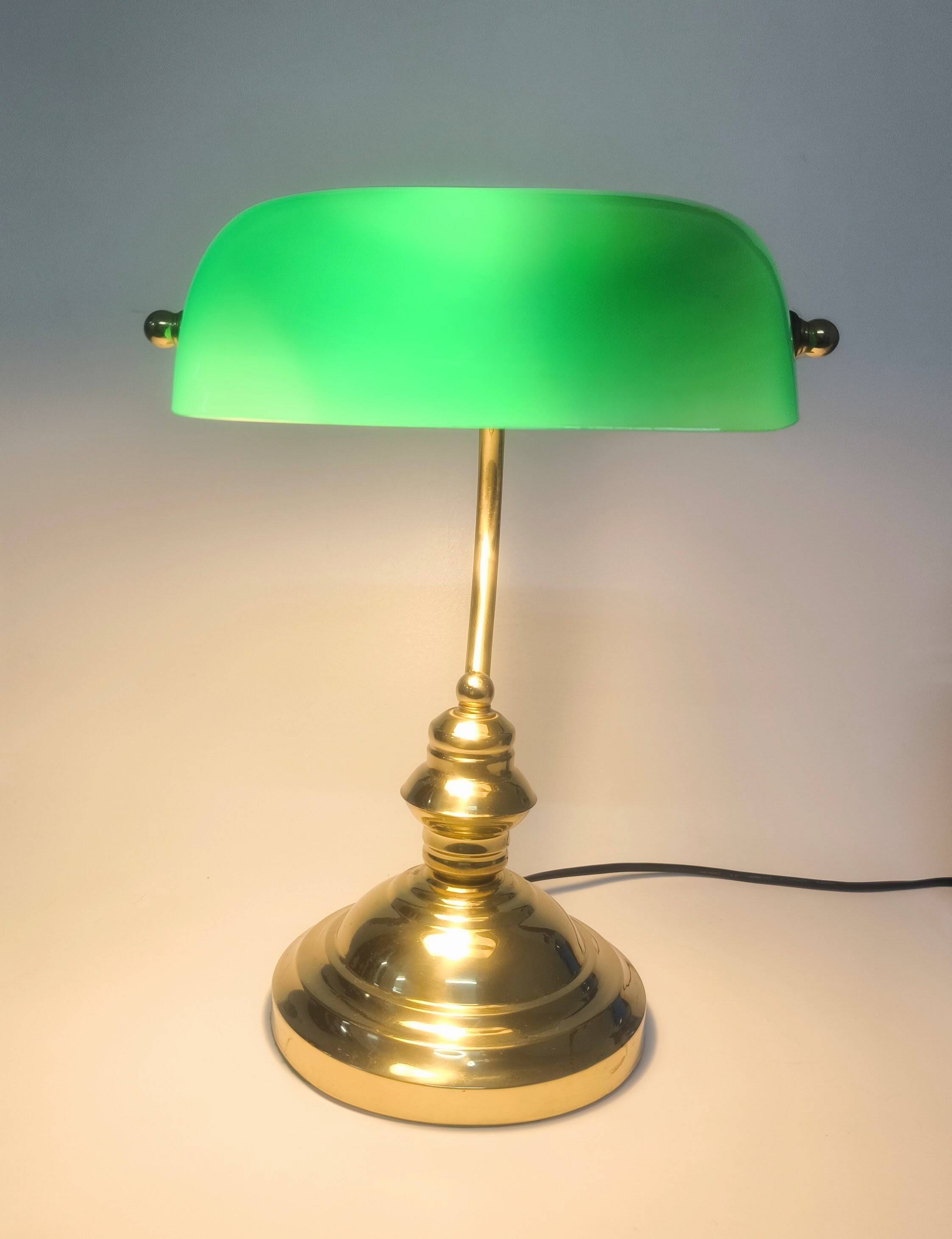 Lampe vintage de banquier en verre opalin vert