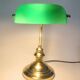 Lampe vintage de banquier en verre opalin vert