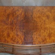 Commode Victorienne Tardive en Bois Dur Pieds Griffe et Boule