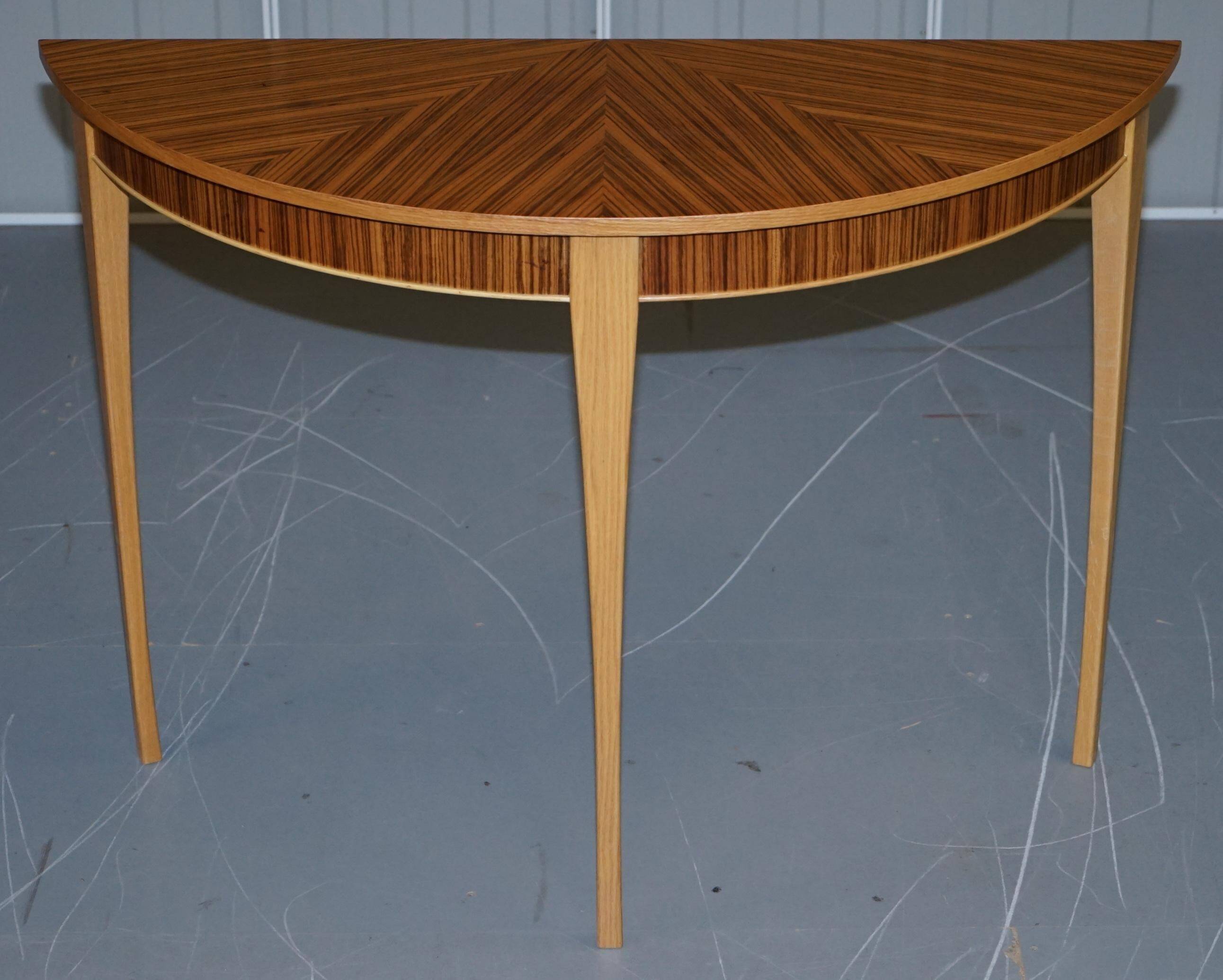 Paire de tables console demilune Bevan Funnell Phoenix en bois de zebrano