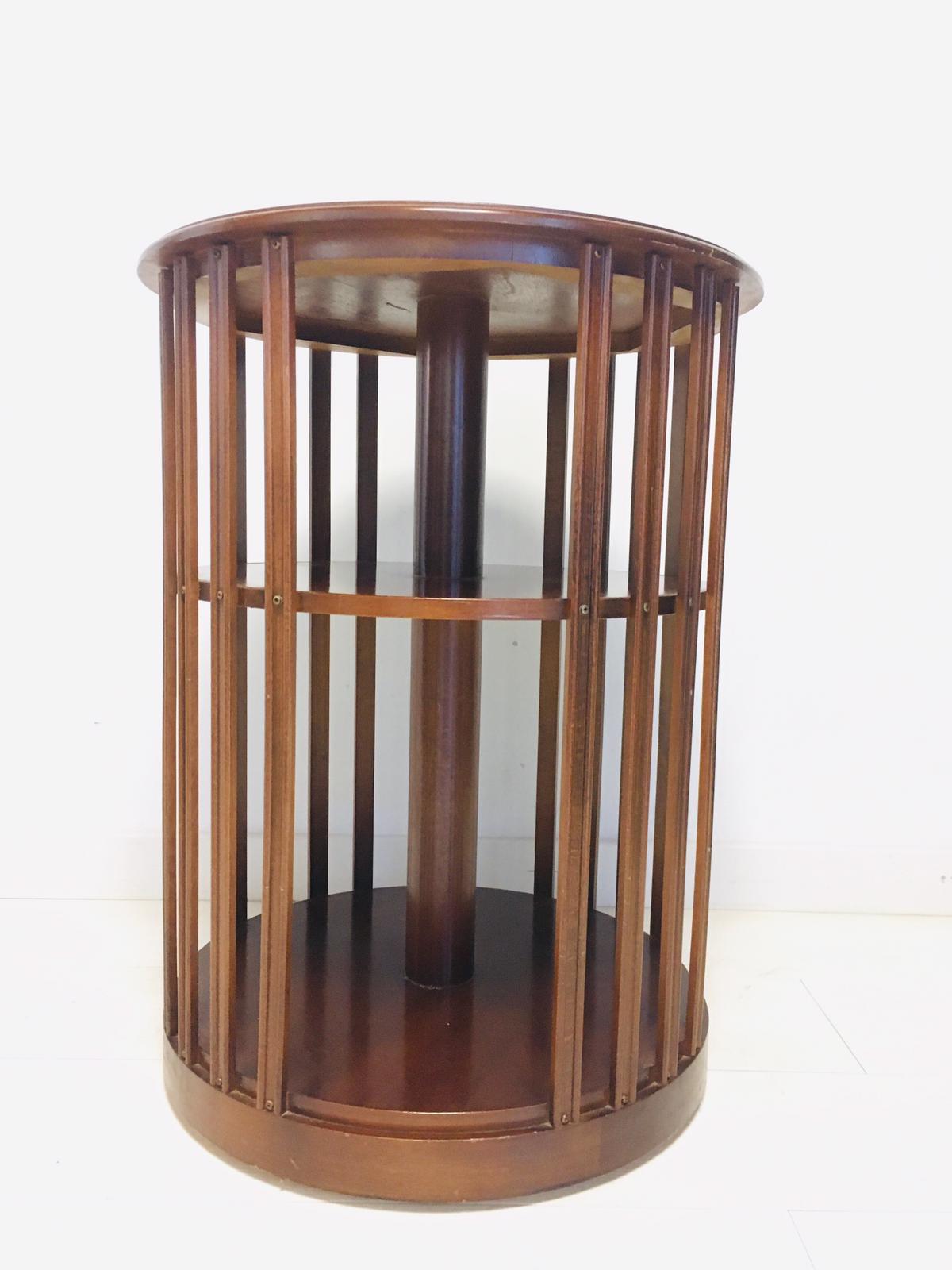 Round Library
