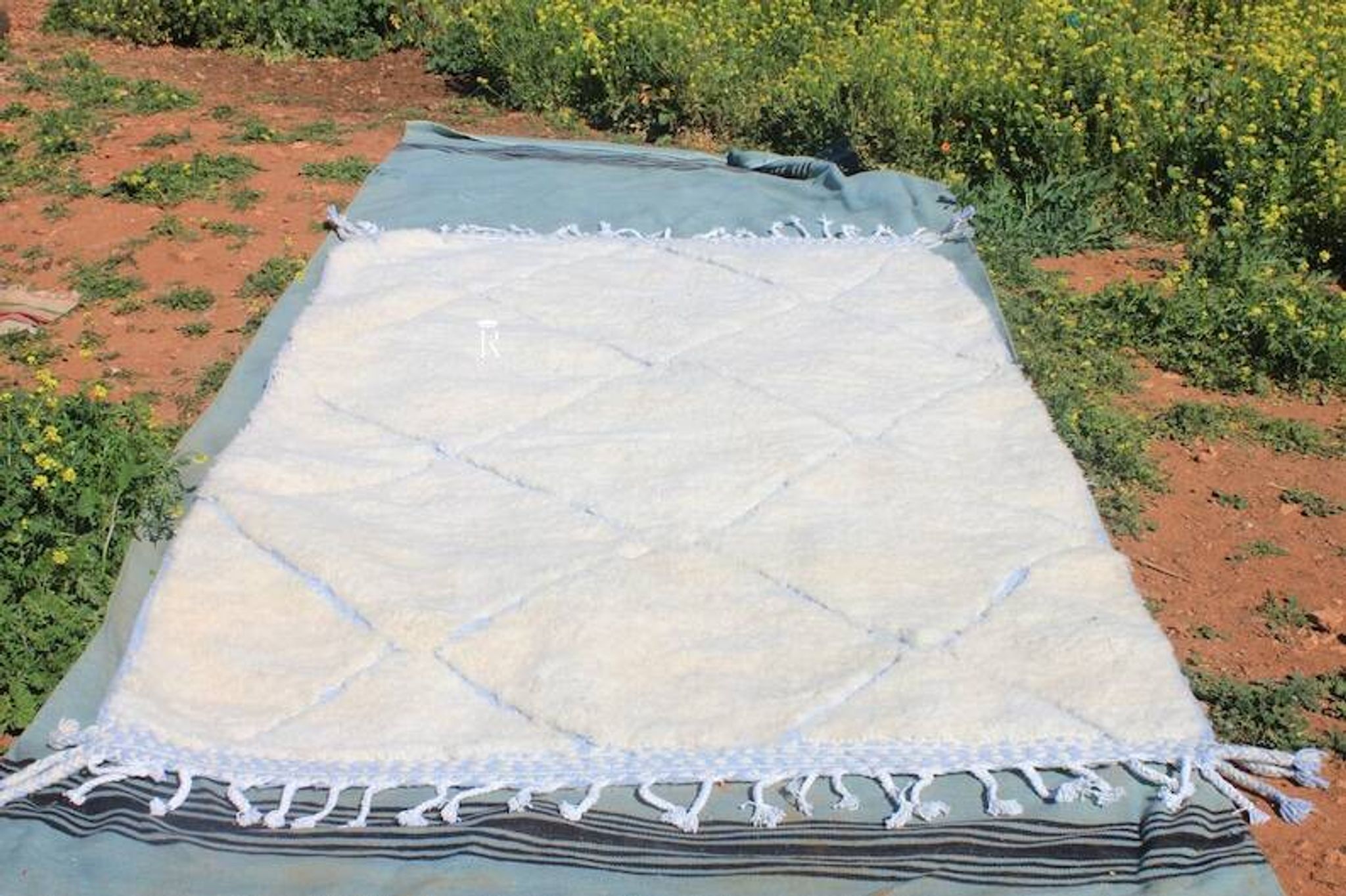 Handmade Berber rug 250cm x 150cm