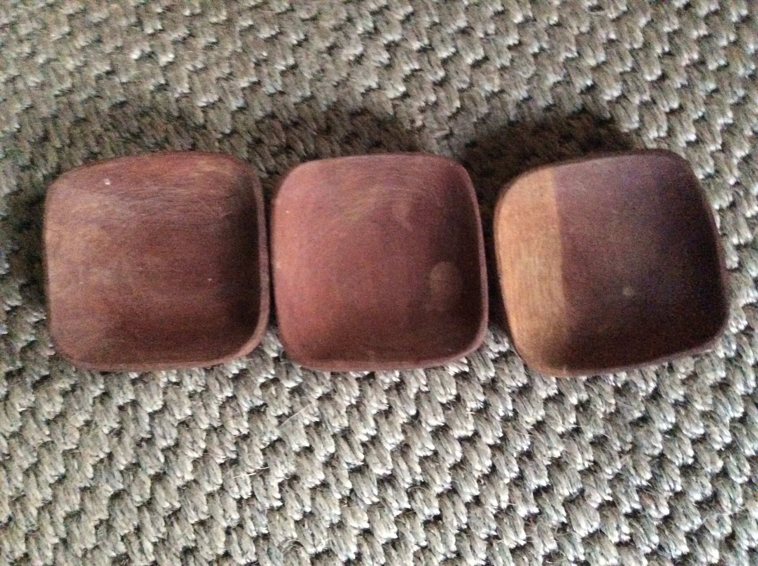 Series of 6 wooden ramekins