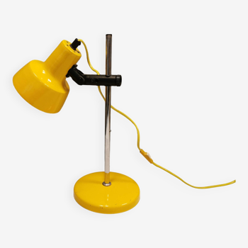 Lampe de table danoise d'une belle couleur jaune. Estimé dans les années 1980.