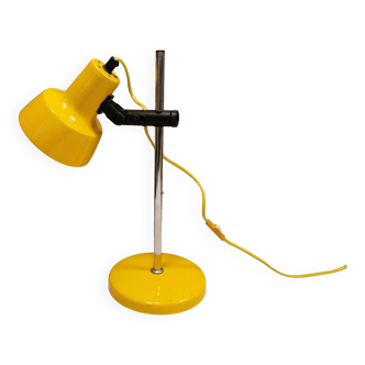 Lampe de table danoise d'une belle couleur jaune. Estimé dans les années 1980.