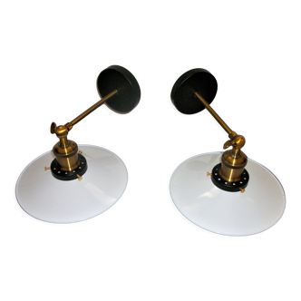 Pair of metal wall lamps in black and white color