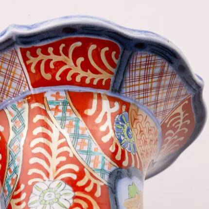 Pair of vases with Petrus Regout Maastricht decoration in Imari style porcelain - 19th century