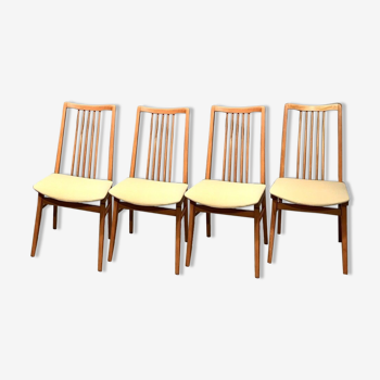 Chairs with vintage rung folder