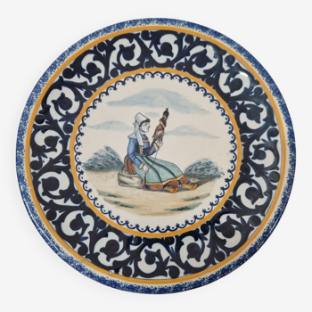 Henriot Quimper earthenware plate, early 20th century