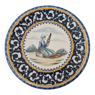 Henriot Quimper earthenware plate, early 20th century