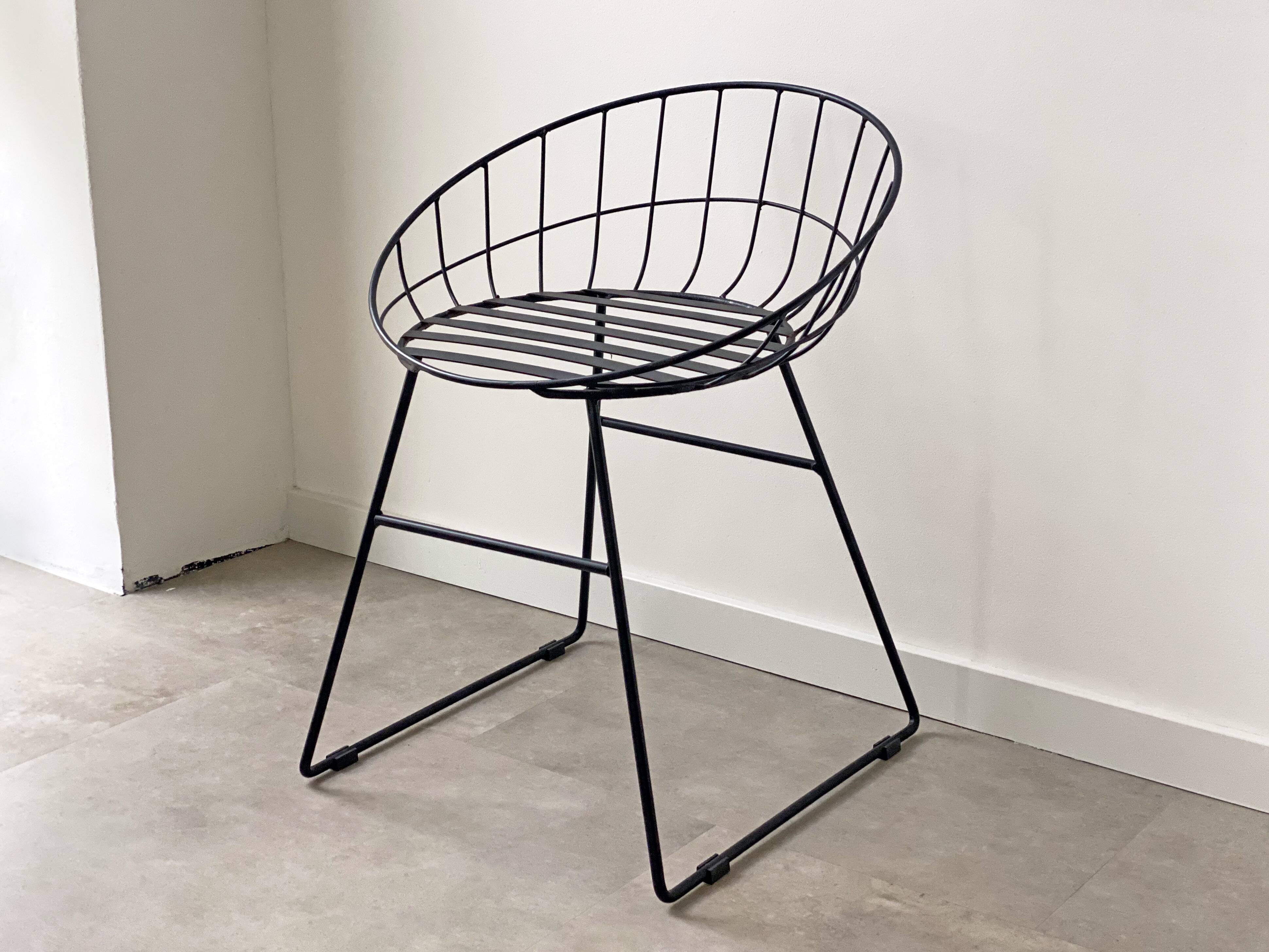 Vintage wire metal stool / chair