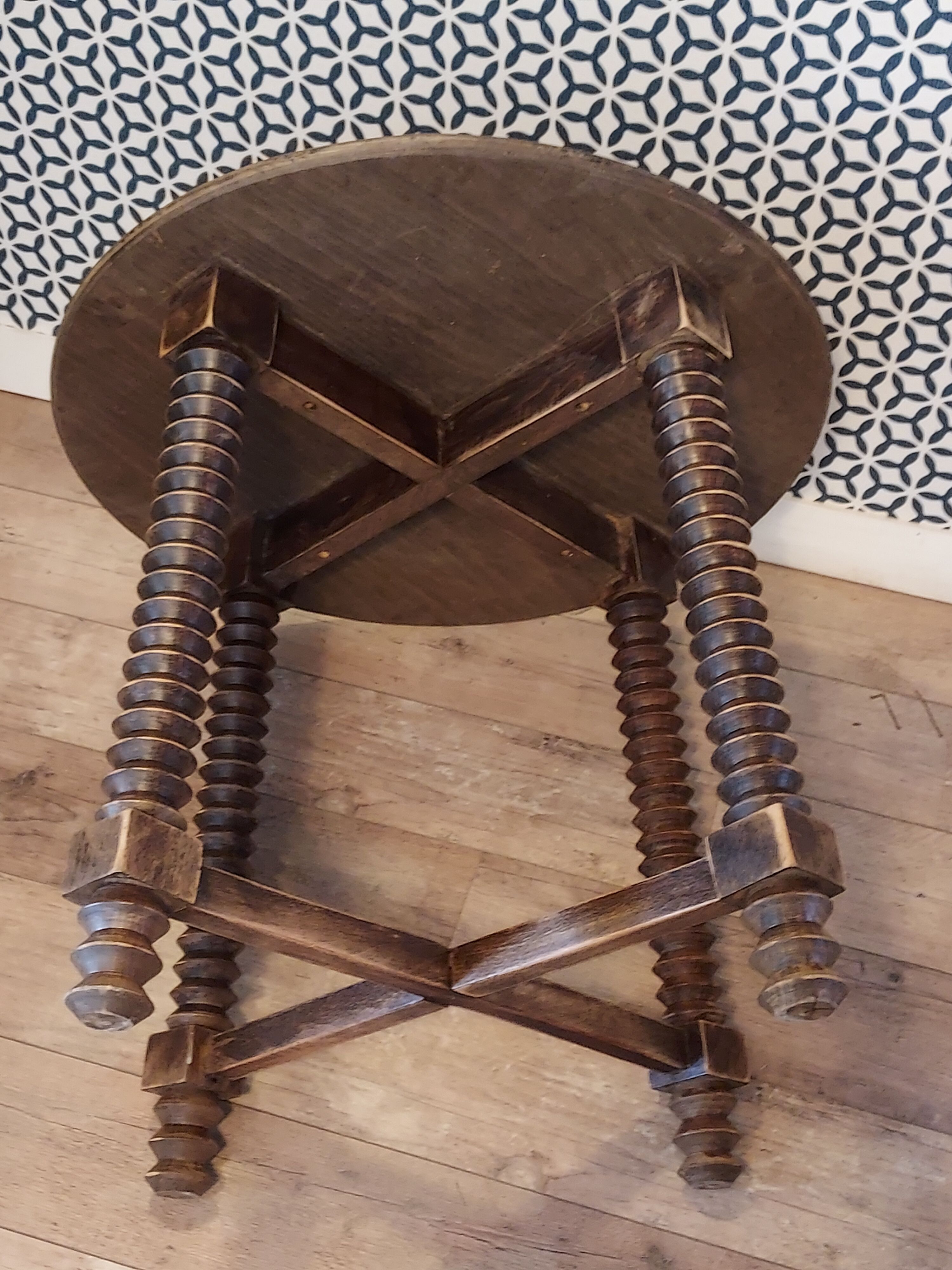 Side table turned wooden legs