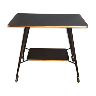 Serving table