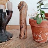 Plateau ancien en bois brutaliste