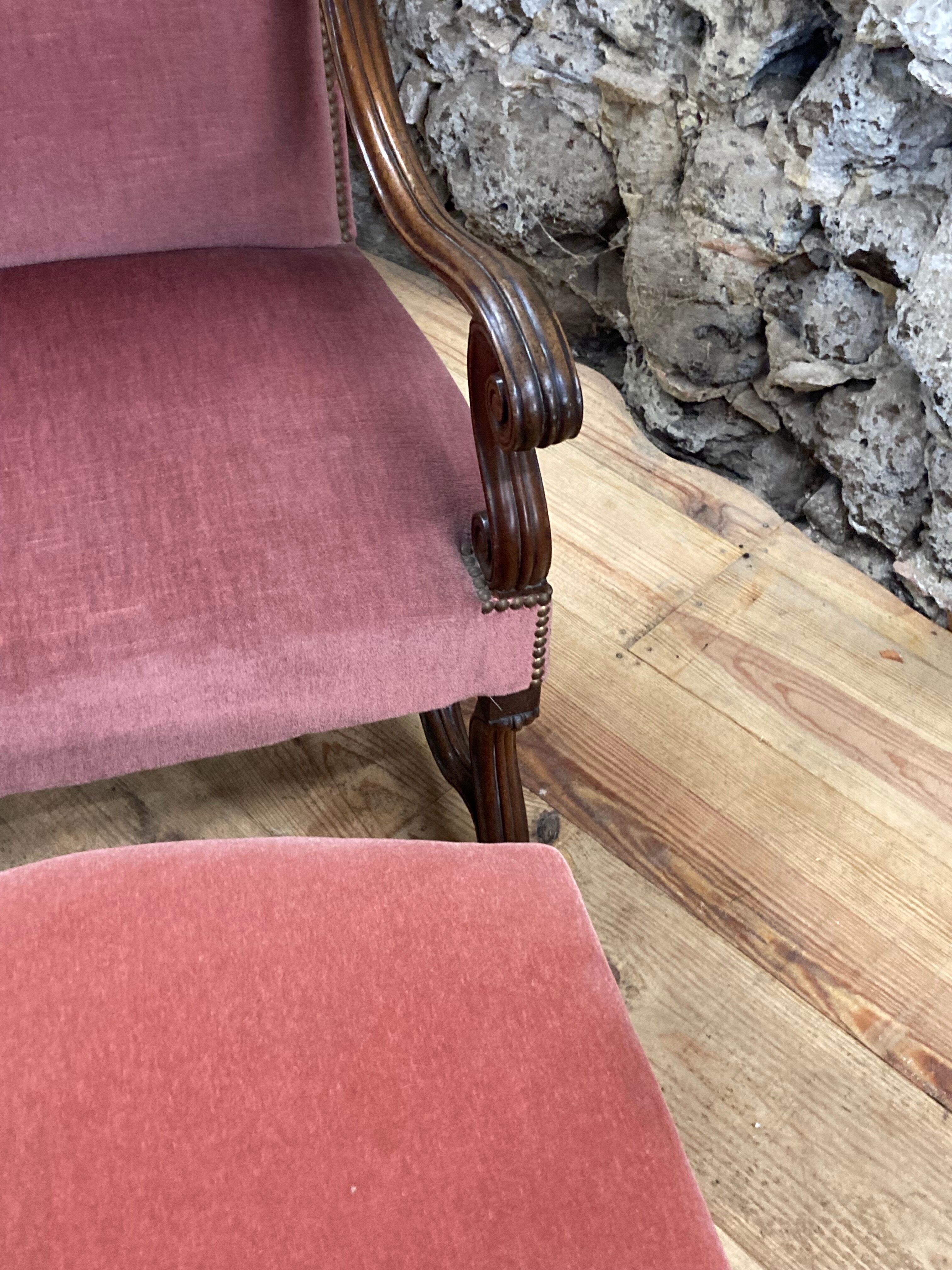 Armchair Voltaire or shepherdess and foot rest in pink velvet Louis XVI