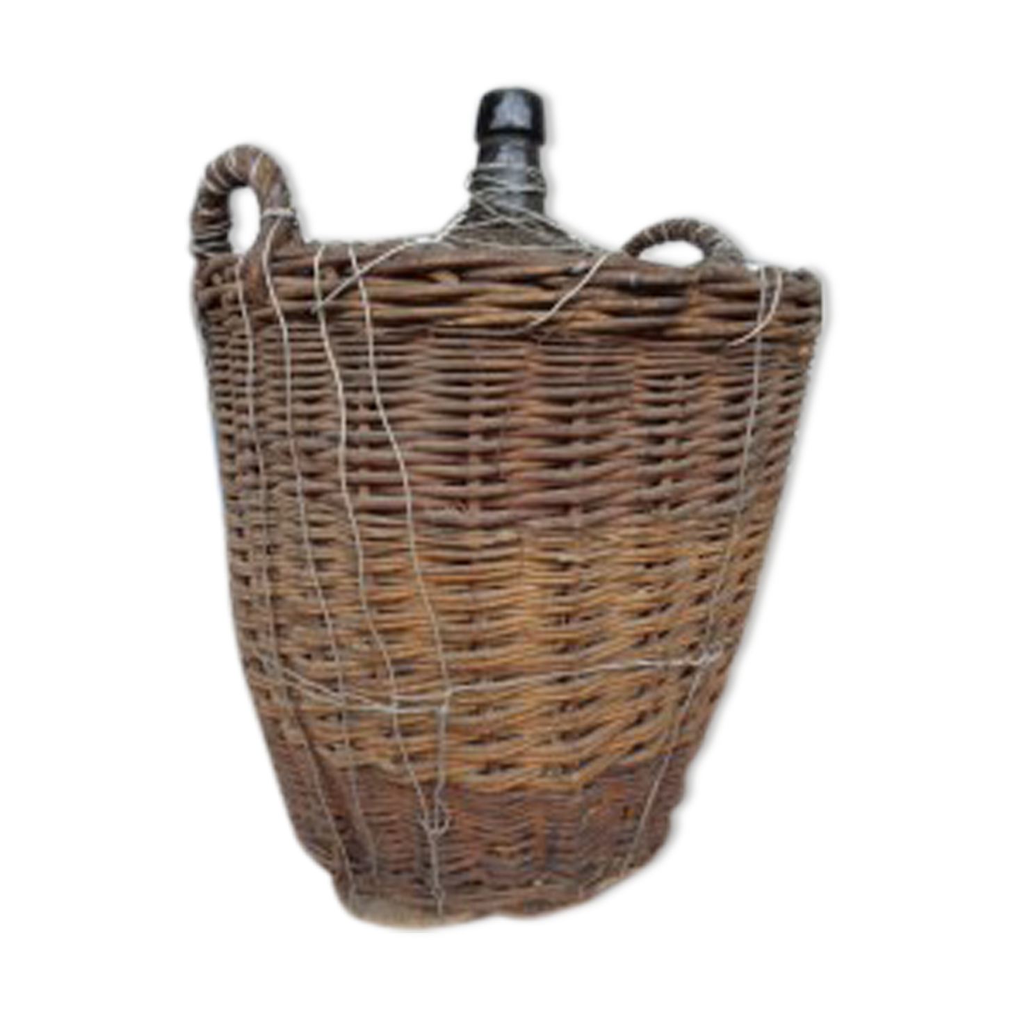 In glass and wicker demijohn