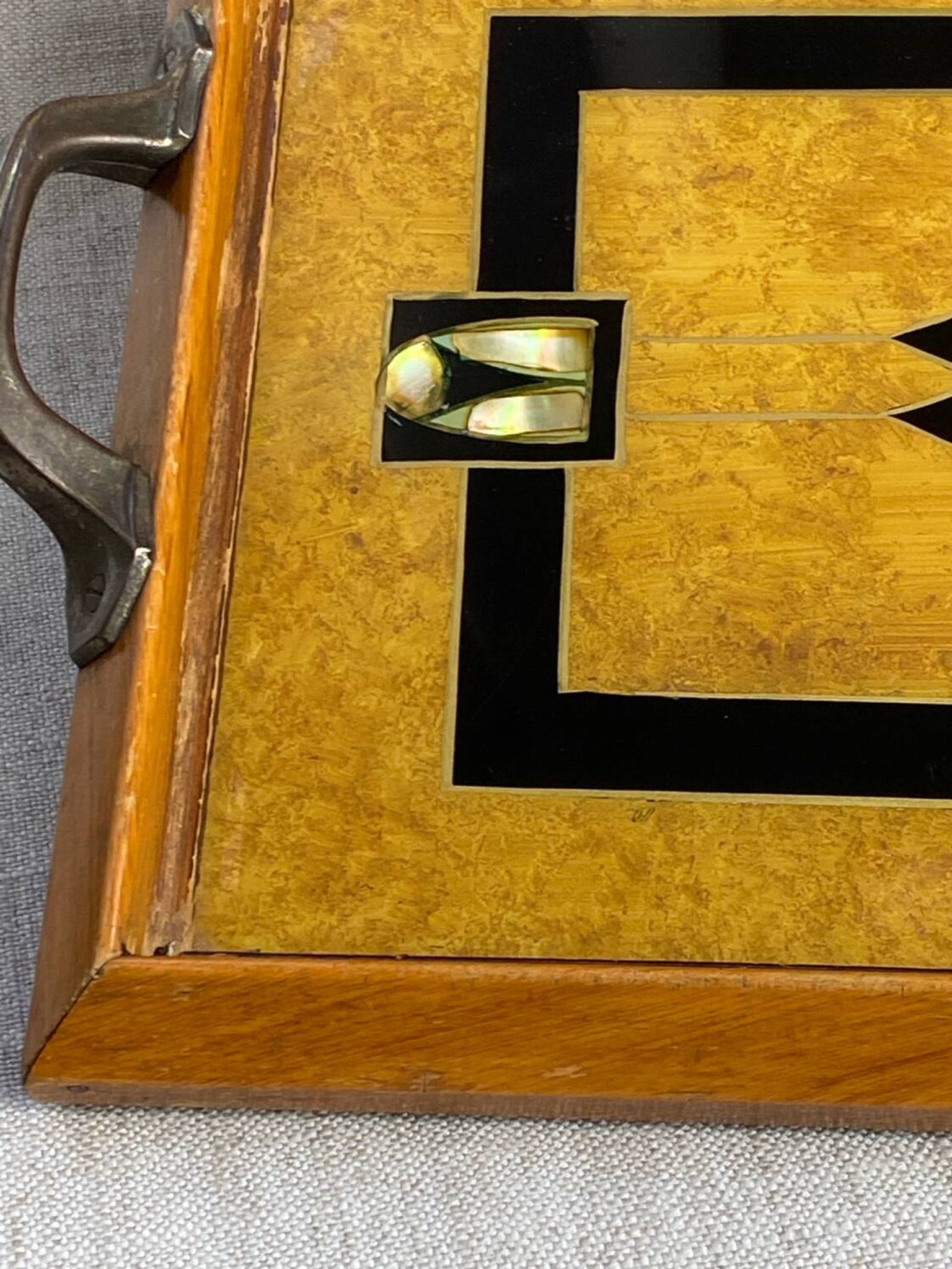 Plateau en marqueterie bois et nacre